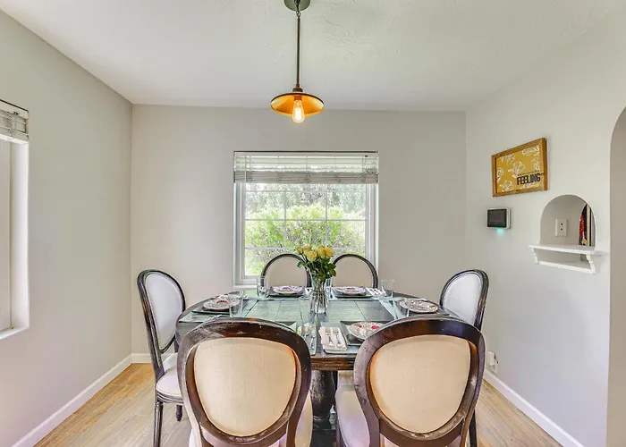 Holiday home Historic District W/ Patio & Yard In Mesa!