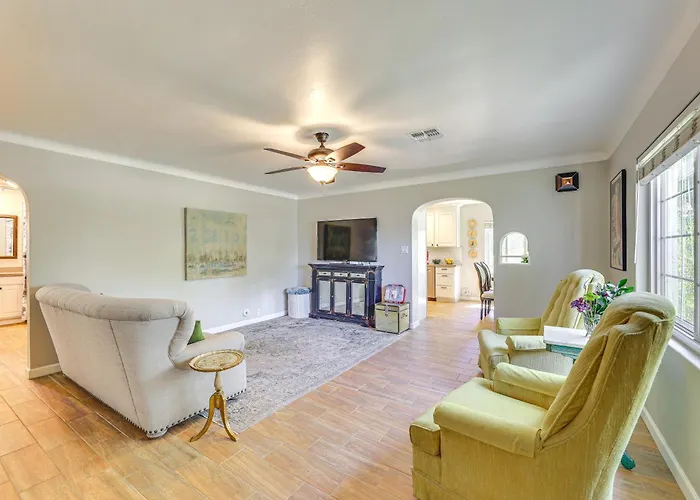Holiday home Historic District W/ Patio & Yard In Mesa! *