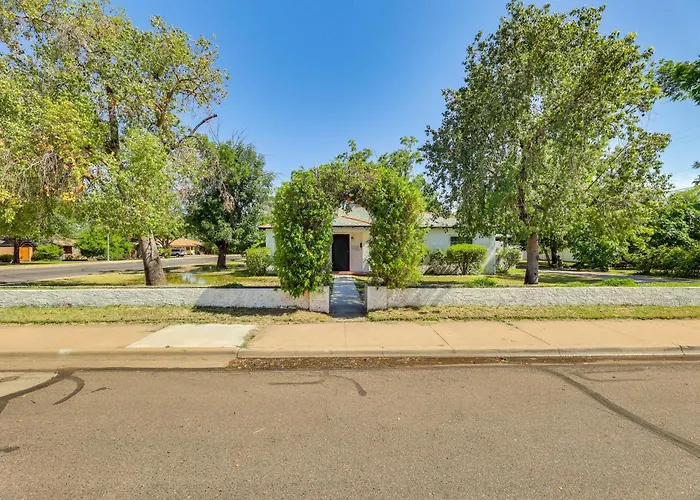 Holiday home Historic District W/ Patio & Yard In Mesa! Mesa