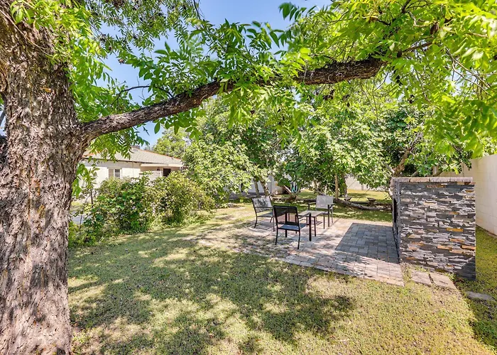Historic District W/ Patio & Yard In Mesa! Holiday home *
