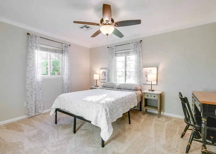 Holiday home Historic District W/ Patio & Yard In Mesa! Mesa